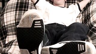 Twink Jarrod Prince has suckable toes that will make you drool