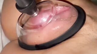 Milf's Solo Pussy Pumping Session