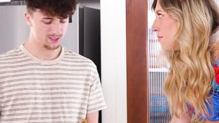Addison Vodka is wearing princess costume and wants stepbro to treat her cunt like ro