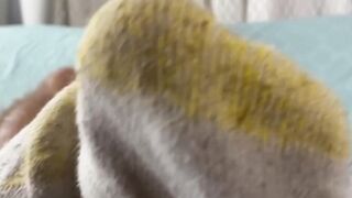Bearded stud admires his own feet while filming solo jerkoff
