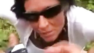 Deutsche MILF gibt Blowjobs für Gesichtsbesamung