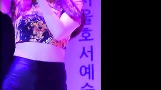 Sexy Korean Babe Shows Off on Webcam