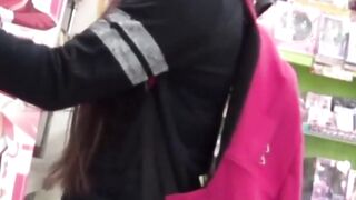 Hidden cam sneaks peek at Japanese babes peachy bums