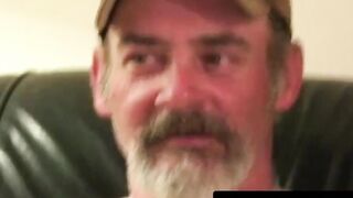 Bearded old dude shows off in sexy jerk session