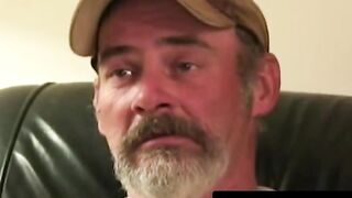Bearded old dude shows off in sexy jerk session