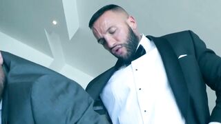 Buffed Donato Reyes reveals his cock and gives Emir Boscatto a memorable anal