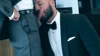 Buffed Donato Reyes reveals his cock and gives Emir Boscatto a memorable anal
