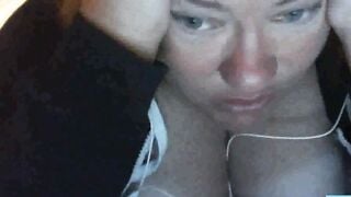 Big-Breasted American Woman on Webcam HD
