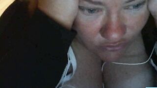 Big-Breasted American Woman on Webcam HD