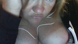 Big-Breasted American Woman on Webcam HD