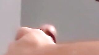 Threeway gays jerk cocks while mouths drain shafts