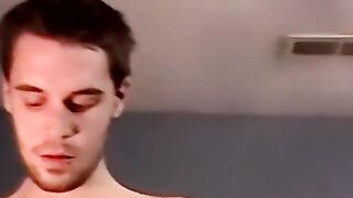 Threeway gays jerk cocks while mouths drain shafts