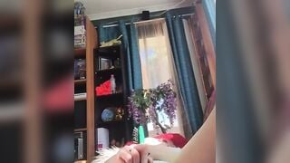 Aussie Amateur Reaches Orgasm