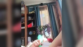 Aussie Amateur Reaches Orgasm