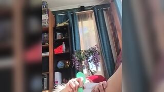 Aussie Amateur Reaches Orgasm