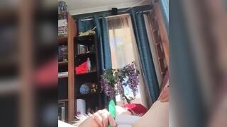 Aussie Amateur Reaches Orgasm