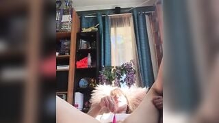 Aussie Amateur Reaches Orgasm