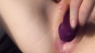 Amateur babe dildos creamy pussy on webcam