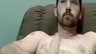 Amateur jerked off then sucked by expert cumslut