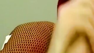Amateur jerked off then sucked by expert cumslut