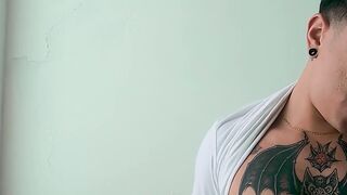 Cain Gomez and Alam Herrera seduce each other for flip fuck