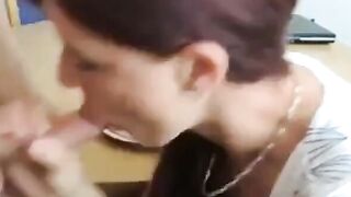 Deutscher Amateur-Blowjob mit Abspritzen