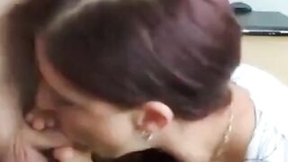 Deutscher Amateur-Blowjob mit Abspritzen