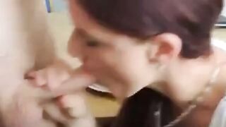 Deutscher Amateur-Blowjob mit Abspritzen
