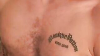 Slender amateur shoots cum in hand after solo session