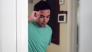 Fuck I got so horny that I handcuffed myself without the key