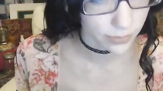 Nerdy Babe Pussy Play on Webcam with Sex Toy