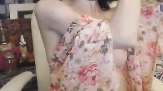 Nerdy Babe Pussy Play on Webcam with Sex Toy