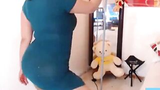 Big-Ass Latina MILF Twerking on Webcam