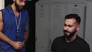 Jock duo swap intense foot and toe worship