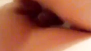 Deutsche Amateur-Blondine in einer dampfenden MMF-Session