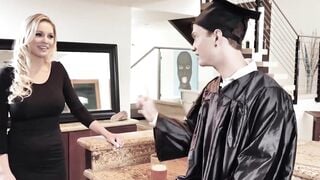 MILF Kenzie Taylor swallows stepsonâs load