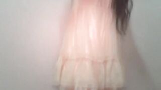Warm streams of pee flow freely from naughty Japanese girls