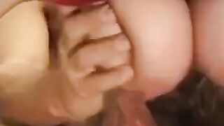 Deutsche MILF mit großen Titten bei einem heißen Dreier