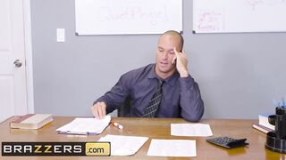 Brazzers - Kinky Red Head College Girl Skyla Novea has other Plans