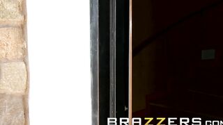BRAZZERS - Tattooed mom Monique Alexander Fucks Salesman