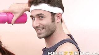 Brazzers - Ariella Ferrera & James Deen - Boobie Break