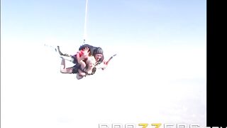 Brazzers - Kagney Linn Karter & Krissy Lynn - 2 Pussies and 1 Parachute
