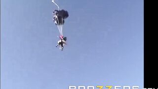 Brazzers - Kagney Linn Karter & Krissy Lynn - 2 Pussies and 1 Parachute