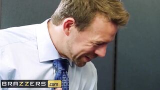 Brazzers - Campus Security Protects Coeds and Takes a Penis for the Team