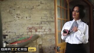 Brazzers - British Cop Elicia Solis Entraps some Long Dick