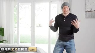 Brazzers - Turned On Step Milf Holly Hotwife goes down on her new Step Son