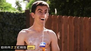 Brazzers - Bae Lifeguards Nicolette Shea & Savannah Bond Save a Penis