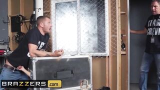 Brazzers - Tiny chinese Groupie Jasmine Grey Sneaky Fucks