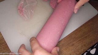 I stretch my 18yo vagina with humongous sausage. My lips grip, it's the humongous thing I ever took. It makes me orgasm. Odd insertion, food porn, teenager.