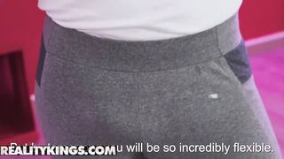 Reality Kings - Tight teens Alyssia Ken Squirts inside her yoga leggings